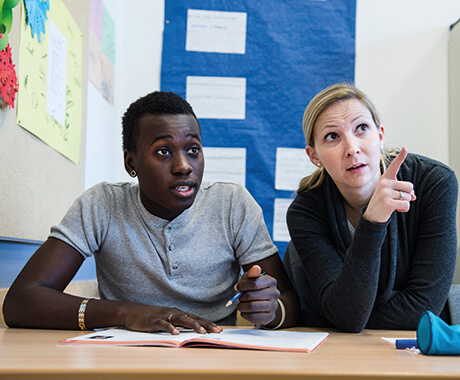 Melanie Bischkowski und einer ihrer Schüler