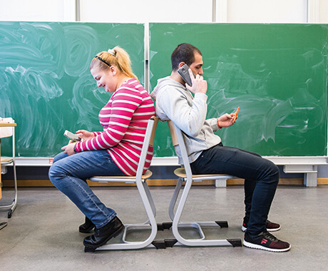 Nadine Löppenberg mit ihren Schüler*innen